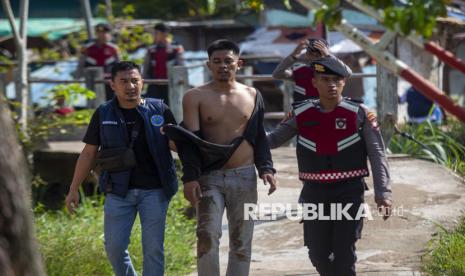Puluhan Warga Terjaring Razia Narkoba di Batam |Republika Online 5 047243300 1762525597 830 556