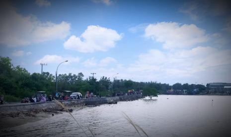 Plengsengan Ngimboh, Destinasi Favorit Anak Muda di Gresik saat Ngabuburit