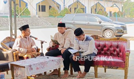 Pondok Pesantren Modern dan Tahfizh Darul Ummah menyelenggarakan acara Tasmi Hafalan 30 Juz Al-Quran selama dua hari yaitu 28-29 Oktober 2023. 