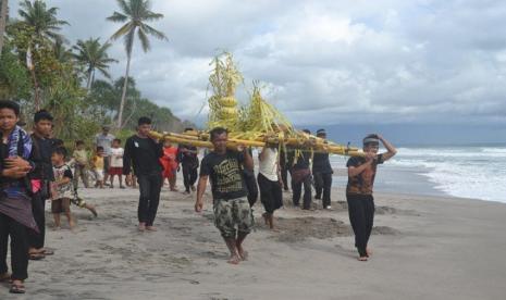 Nilai Etika Lingkungan pada Kearifan Lokal Budaya Lampung; Ngumbai Lawok