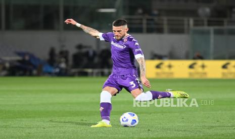 Gelandang sekaligus kapten Fiorentina Cristiano Biraghi.