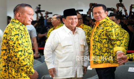 Ketua Umum Partai Gerindra sekaligus Bakal Calon Presiden Prabowo Subianto saat menghadiri Rapimnas II Partai Golkar di Kantor DPP Partai Golkar, Jakarta, Sabtu (21/10/2023). Rapimnas II Partai Golkar tersebut mengusulkan pasangan Bakal calon Presiden dan Wakil presiden pada pilpres 2024 yaitu Prabowo Subianto dan Gibran Rakabuming Raka.