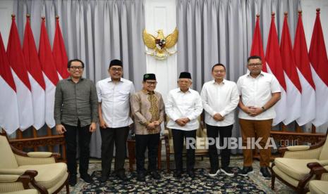 Ketua Umum Partai Kebangkitan Bangsa (PKB) Abdul Muhaimin Iskandar bersama jajaran petinggi PKB usai menemui Wakil Presiden KH Maruf Amin di rumah dinas Jalan Diponegoro, Jakarta, Senin (15/5/2023). 