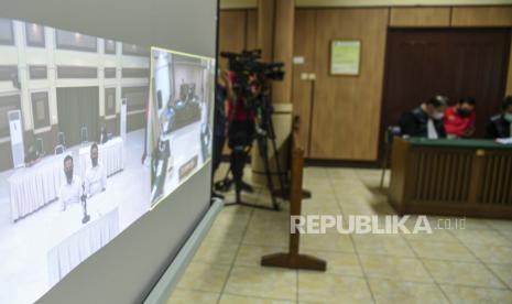 Suasana sidang tuntutan kasus penyiraman air keras terhadap penyidik KPK Novel Baswedan dengan terdakwa Ronny Bugis dan Rahmat Kadir Mahulette (ilustrasi)