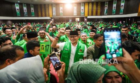 Ketua Bapilu Partai Persatuan Pembangunan (PPP), Sandiaga Uno, saat menghadiri pembekalan caleg PPP Sumbar di Padang, Sabtu (9/9/2023)