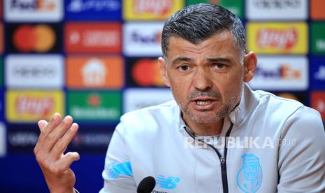  Pelatih FC Porto Sergio Conceicao.