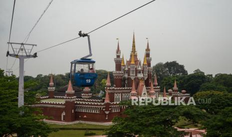 Pengelola Taman Mini Indonesia Indah (TMII) menjanjikan bahwa harga tiket masuk tempat wisata itu tidak naik usai direvitalisasi. (ilustrasi)