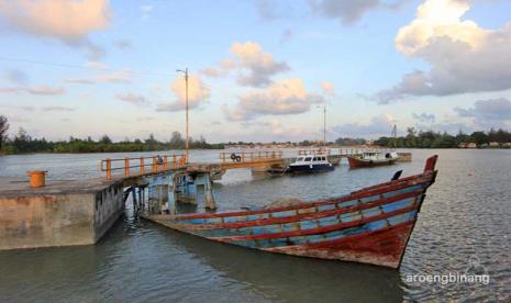 Belitung Timur: Harga Barang, Pelabuhan, dan Belitung Timur