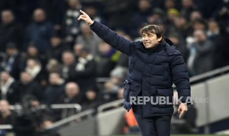  Manajer Tottenham Hotspur Antonio Conte.