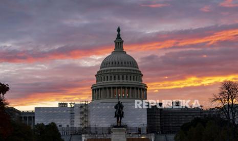 Suasana Capitol atau kompleks parlemen AS di Washington, Amerika Serikat. Ekonom sekaligus Direktur Eksekutif Segara Research Institute Piter Abdullah meminta agar Indonesia tidak menghabiskan waktu untuk memikirkan potensi krisis ekonomi yang dialami AS.