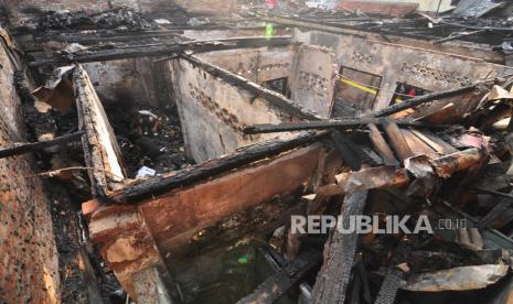 22 Mobil Damkar Dikerahkan Padamkan Kebakaran di Paseban