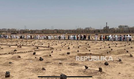 Utsman bin Affan Sampai Menangis Mengingat Alam Kubur. Foto: Makam Baqi di Madinah