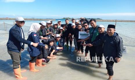 Badan Amil Zakat Nasional (Baznas) RI melaksanakan kegiatan bakti sosial di Pulau Pramuka, Kepulauan Seribu, Sabtu (8/4/2023). 