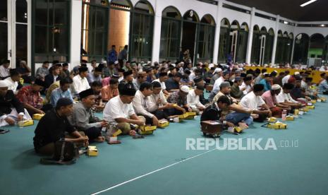 Peringatan Nuzulul Quran di Masjid Agung Wahidin Sudirohusodo Kabupaten Sleman, Rabu (27/3/2024) malam. 