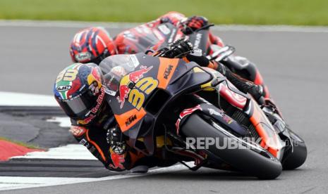  Brad Binder, pembalap Red Bull KTM Factory Racing pada balapan MotoGP.