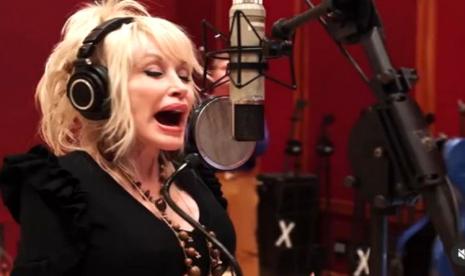 Dolly Parton Menyumbang Rp 15 Miliar Untuk Korban Badai Helene