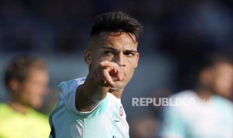 Lautaro Martinez dari Inter Milan merayakan gol.