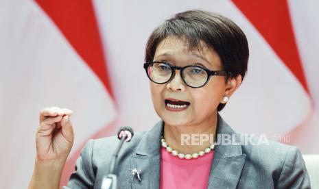  Menteri Luar Negeri Republik Indonesia Retno Marsudi mengatakan, KBRI Ankara berhasil mengevakuasi 123 warga negara Indonesia (WNI) yang terdampak gempa di Turki. Dalam rombongan evakuasi tersebut juga terdapat 2 warga negara Malaysia dan 1 warga negara Myanmar.