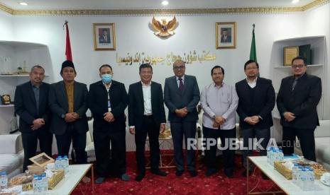 Konsul Haji KJRI Jeddah Nasrullah Jasam menerima rombongan Tabung Haji Malaysia, Senin(23/1/2023). Kunjungan ini dilakukan dalam rangka saling tukar informasi untuk penyelenggaraan ibadah haji tahun 2023. 