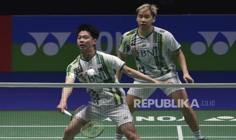 Pebulu tangkis ganda putra Indonesia Kevin Sanjaya Sukamuljo (kiri) dan rekannya Marcus Fernaldi Gideon.