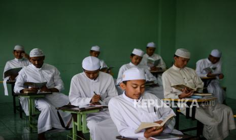 Maruf Ingin Alumni Pesantren Unggul dari Pendidikan Umum