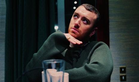 Sam Smith: Sam Smith Klaim Terinfeksi Virus Corona Meski Belum Jalani Tes