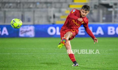  Paulo Dybala dari AS Roma.