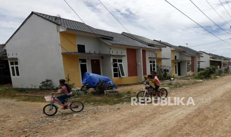 Wakil Presiden Ma'ruf Amin meminta pembangunan rumah untuk masyarakat berpenghasilan rendah (MBR) dipercepat agar  berkesempatan segera memiliki rumah. Namun, Ma'ruf berpesan agar pembangunan rumah di tengah pandemi ini mendukung program pemulihan ekonomi nasional (PEN).