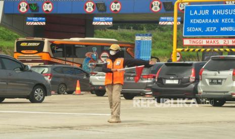 Ketua Badan Amil Zakat Nasional (Baznas) Provinsi Jawa Tengah Kiai Haji Ahmad Darodji mengimbau para pemudik agar mengikuti peraturan dari pemerintah terkait arus mudik. (ilustrasi).