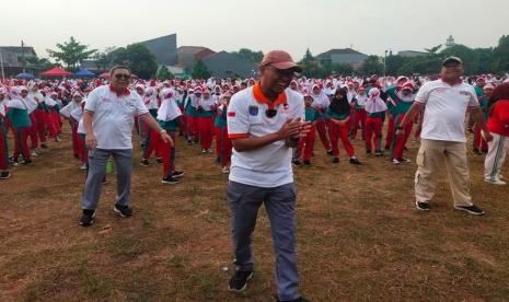 Gebyar Kemerdekaan, Ribuan Pelajar SMAN 4 Depok Bersama Warga Ikuti Senam Massal, Didukung PWI