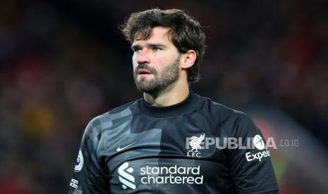 Penjaga gawang Liverpool Alisson telah sembuh dari Covid-19 dan siap bertanding melawan Arsenal di semifinal Piala Carabao, Jumat (14/1/2022) dini hari WIB.