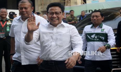 Bakal Calon Wakil Presiden Muhaimin Iskandar saat tiba untuk menjalani pemeriksaan kesehatan di RSPAD Gatot Soebroto, Jakarta, sabtu (21/10/2023). KPU menyelenggarakan tes kesehatan bagi para kandidat capres dan cawapres pilpres 2024. Pasangan Anies-Muhaimin (AMIN) menjadi pasangan yang pertama menajalani tes kesehatan tersebut. tes kesehatan dimulai dari pagi hingga sore hari.  