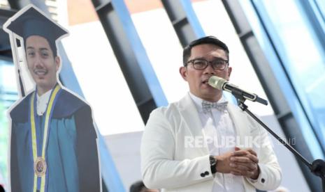 Gubernur Jawa Barat Ridwan Kamil (Emil). Ridwan Kamil meminta kepala BKPSDM Pangandaran dinonaktifkan sementara terkait viralnya kasus guru Husein yang mengungkap dugaan pungli. (ilustrasi)