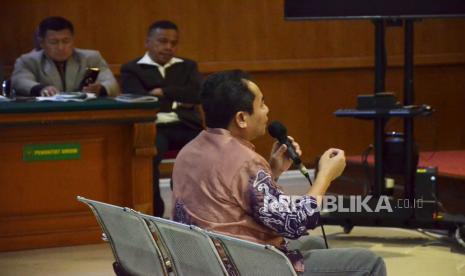 Sidang praperadilan Pegi Setiawan masih digelar di Pengadilan Negeri (PN) Bandung, Jalan LRE Martadinata, Kota Bandung, Kamis (4/7/2024). Sidang praperadilan terkait kasus pembunuhan Vina dan Eky kali ini, tim kuasa hukum Polda Jabar, selaku termohon praperadilan menghadirkan saksi ahli pidana dari Universitas Pancasila Jakarta yaitu Agus Surono.