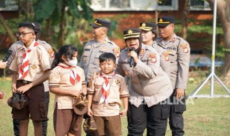 Ilustrasi polisi mencegah bullying.