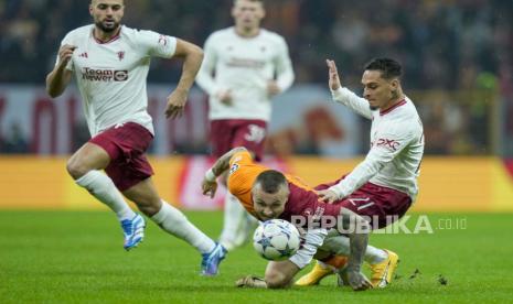 Manchester United ketika menghadapi Galatasaray. Besok MU akan tandang ke markas Newcastle. 