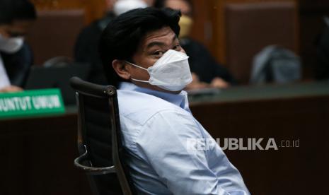 Vonis Nihil Heru Hidayat Dinilai Ingkari Keadilan Jadi Alasan Banding Kejagung. Foto: Terdakwa Presiden Komisaris PT Trada Alam Minera Heru Hidayat bersiap menjalani sidang vonis di Pengadilan Tipikor, Jakarta, Selasa (18/1/2022). Majelis hakim pengadilan Tindak Pidana Korupsi (Tipikor) Jakarta menjatuhkan vonis nihil kepada Heru Hidayat ditambah kewajiban membayar uang pengganti senilai Rp12,643 triliun karena terbukti bersalah melakukan korupsi di PT ASABRI secara bersama-sama dengan sejumlah terdakwa lainnya yang merugikan keuangan negara mencapai Rp22,7 triliun. 