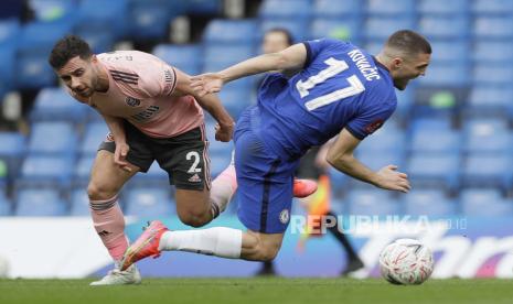 Mateo Kovacic dari Chelsea (kanan), 