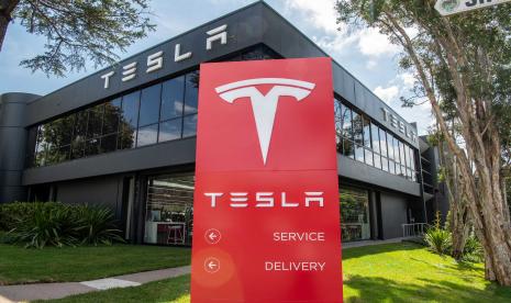 Kecelakaan Mobil Tesla tanpa Pengemudi, 2 Orang Tewas