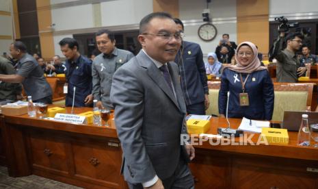 Wakil Ketua DPR Sufmi Dasco Ahmad bersiap memimpin audiensi dengan Solidaritas Hakim Indonesia di Kompleks Parlemen, Senayan, Jakarta, Selasa (8/10/2024). Pertemuan tersebut beragendakan mendengar aspirasi Solidaritas Hakim Indonesia terkait peningkatan kesejahteraan hakim.