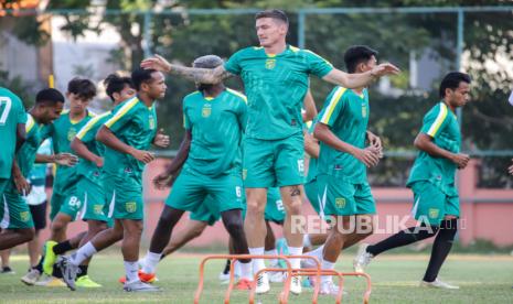 Latihan tim Persebaya (ilustrasi)