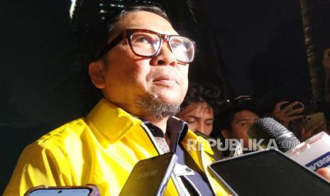 Wakil Ketua Umum Partai Golkar Ahmad Doli Kurnia saat diwawancarai di kompleks Widya Chandra, Jakarta Selatan, Rabu (7/8/2024). 