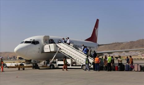 Dubes Turki dan pejabat Taliban membahas bandara Kabul dan hubungan bilateral.