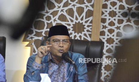 Wakil Sekretaris Jenderal Bidang Hukum dan HAM  Ikhsan Abdullah berbicara kepada media terkait produk penyumbang dana Zionis Israel yang digelar di kantor MUI, Rabu (15/11/2023).