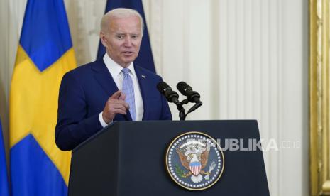 Presiden Amerika Serikat (AS) Joe Biden mendesak Presiden Rusia Vladimir Putin tidak menggunakan senjata kimia atau nuklir taktis dalam merespon kemenangan Ukraina di sejumlah wilayah. 