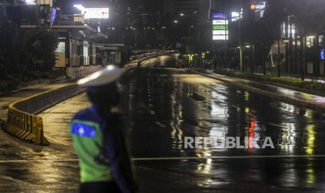 Pada pergantian tahun baru Polda Metro Jaya menerapkan sejumlah kawasan di Ibu Kota bebas kerumunan atau crowd free night.