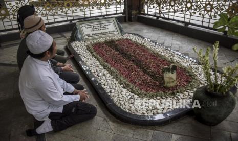 Makam Gus Dur yang tak Pernah Sepi dari Peziarah, Kini Diselimuti Khataman Alquran