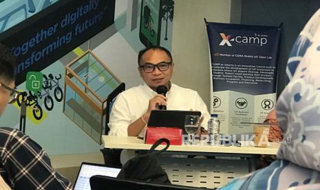 Direktur and Chief Technology Officer XL Axiata I Gede Darmayusa dalam konferensi pers kinerja XL Axiata semester I 2023 di Gedung XL Axiata, Senin (31/7/2023). 