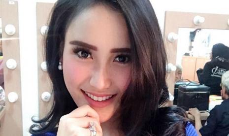 Ayu Ting Ting: Ayu Ting Ting Ungkap Tarif Manggung Off-Air