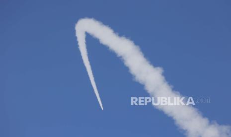 An Iron Dome counter attack in Ashdod following rocket launches from Gaza, 07 October 2023. Rocket barrages were launched from the Gaza Strip early Saturday in a surprise attack claimed by the Islamist movement Hamas.  